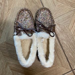 Glittery house shoes with rubber sole